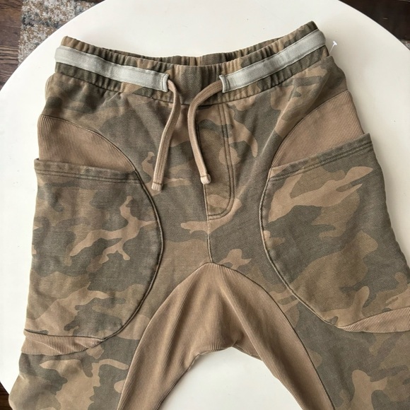 Kith Men’s Camo Jogger Pants Size XS Drop Crotch - Picture 6 of 11